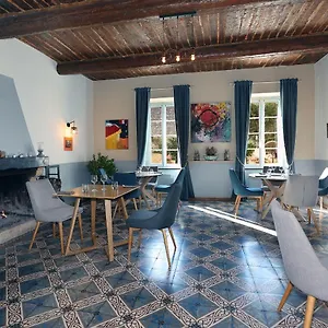 Bed & Breakfast Le Cheval Blanc, La Bastide-des-Jourdans